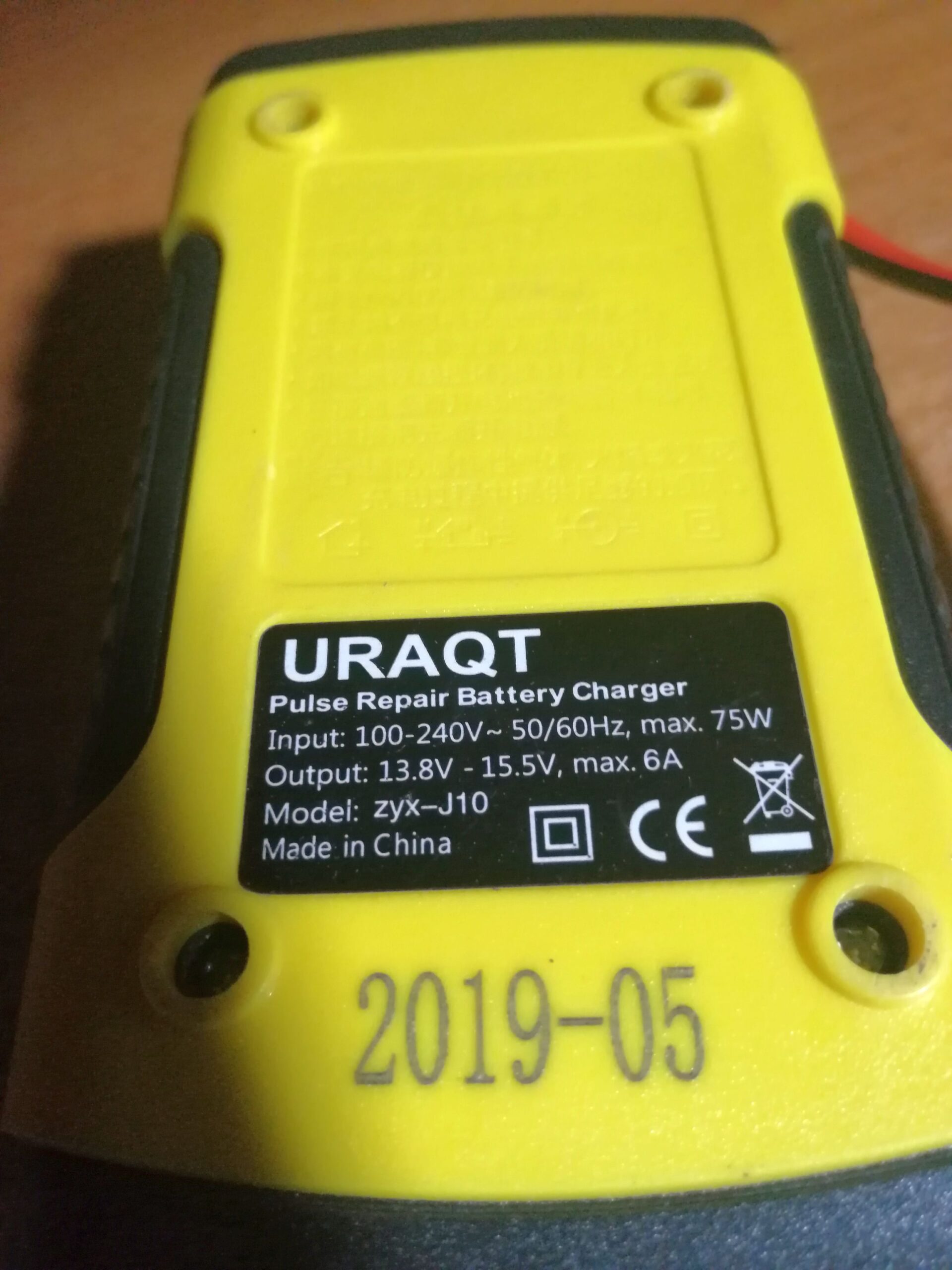 URAQT Caricabatteria Auto Moto, 6A 12V Portatile, Gallery Image